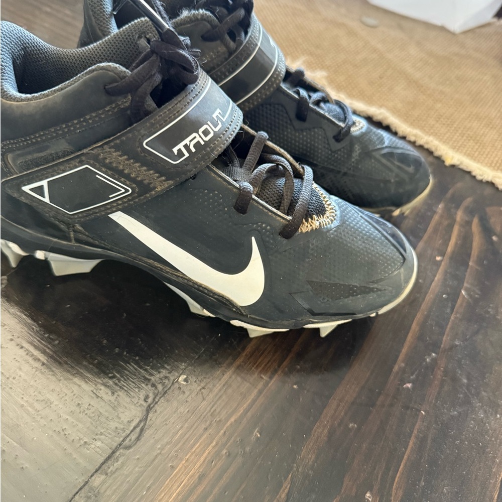 Nike Black and white Baseball Cleats